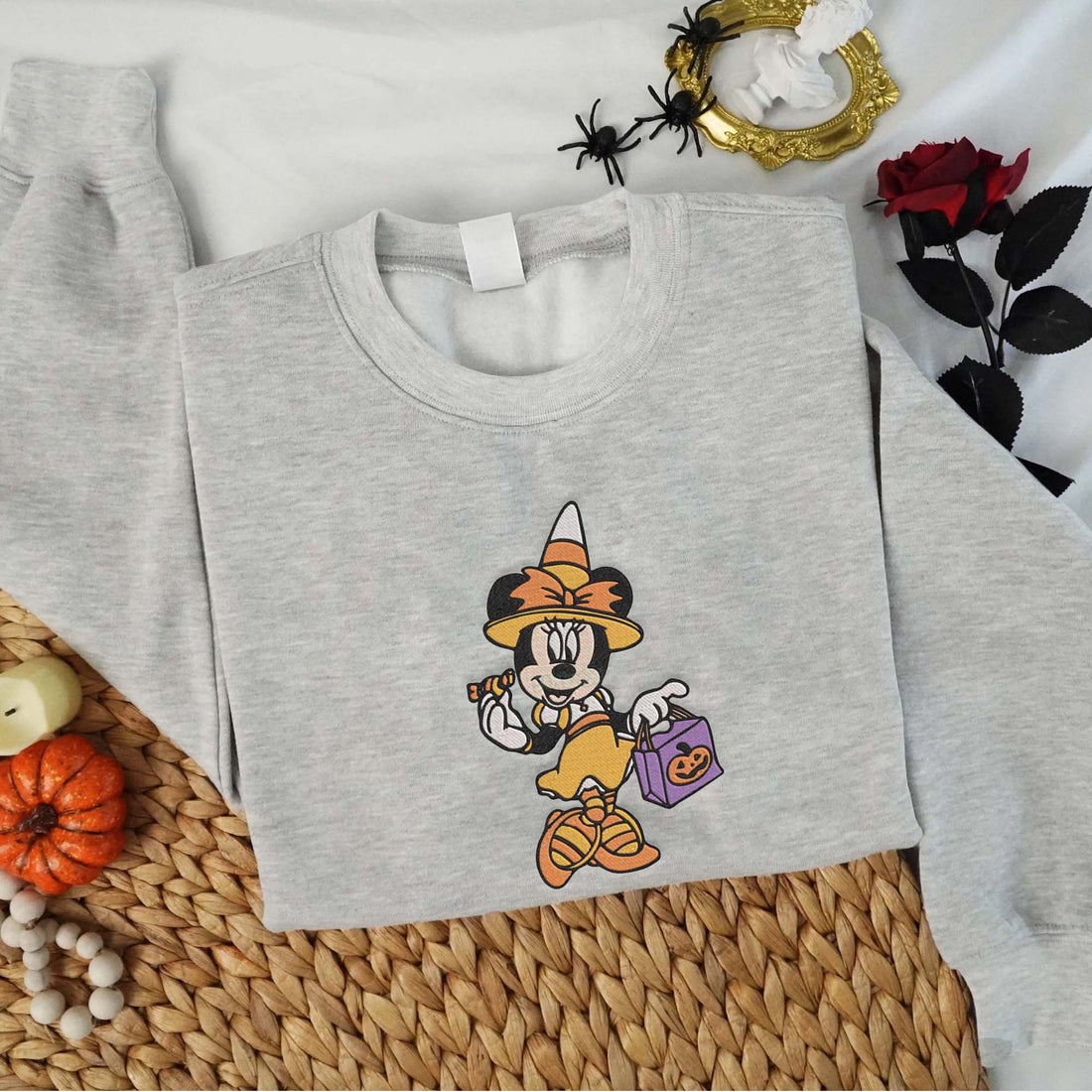 Mouse Carry Bag Pumpkin Halloween Sweatshirt, Halloween Embroidery Sweatshirt HLW_M844