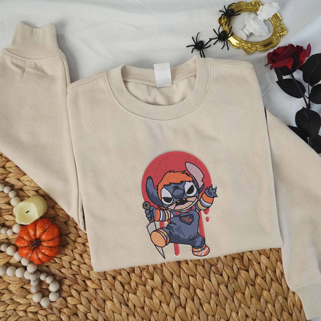 Cartoon Carry Knife Killer Halloween Sweatshirt, Halloween Embroidery Sweatshirt HLW_M1139