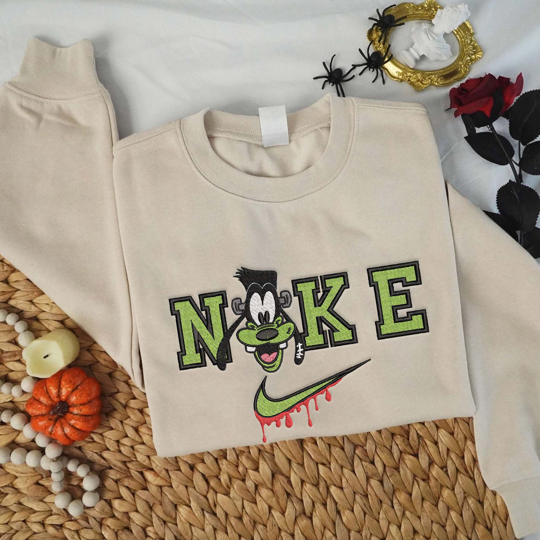 N Green Dog Halloween Embroidery Sweatshirt, Halloween Embroidery Sweatshirt HLW_M1210