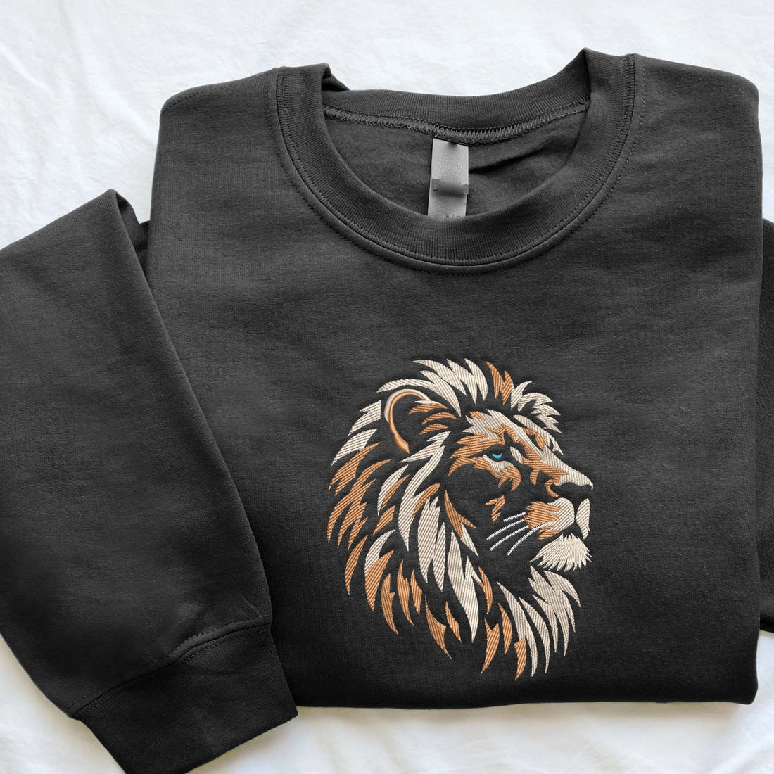 Majestic Lion Head Embroidery Shirt, Royal Feline for Dark Textiles P_M28