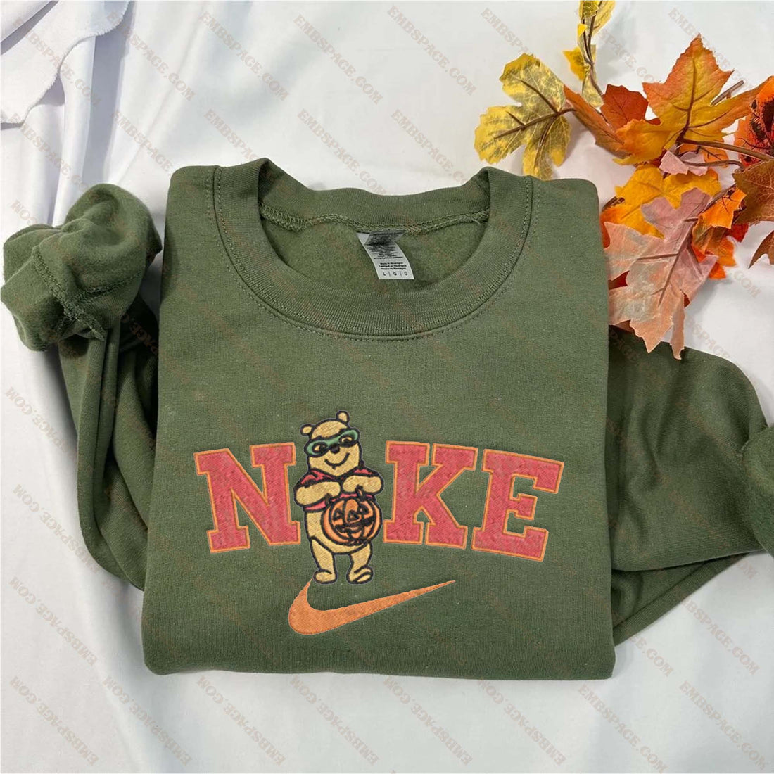 N Bear Carry Pumpkin Halloween Embroidery Sweatshirt, Halloween Embroidery Sweatshirt HLW_M2020
