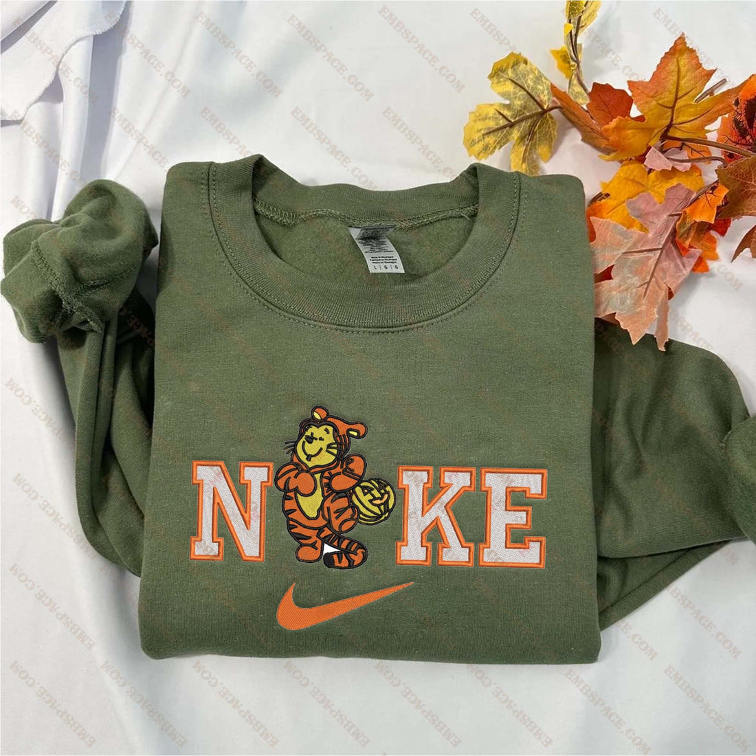 N Bear Carry Pumpkin Halloween Embroidery Sweatshirt, Halloween Embroidery Sweatshirt HLW_M1838