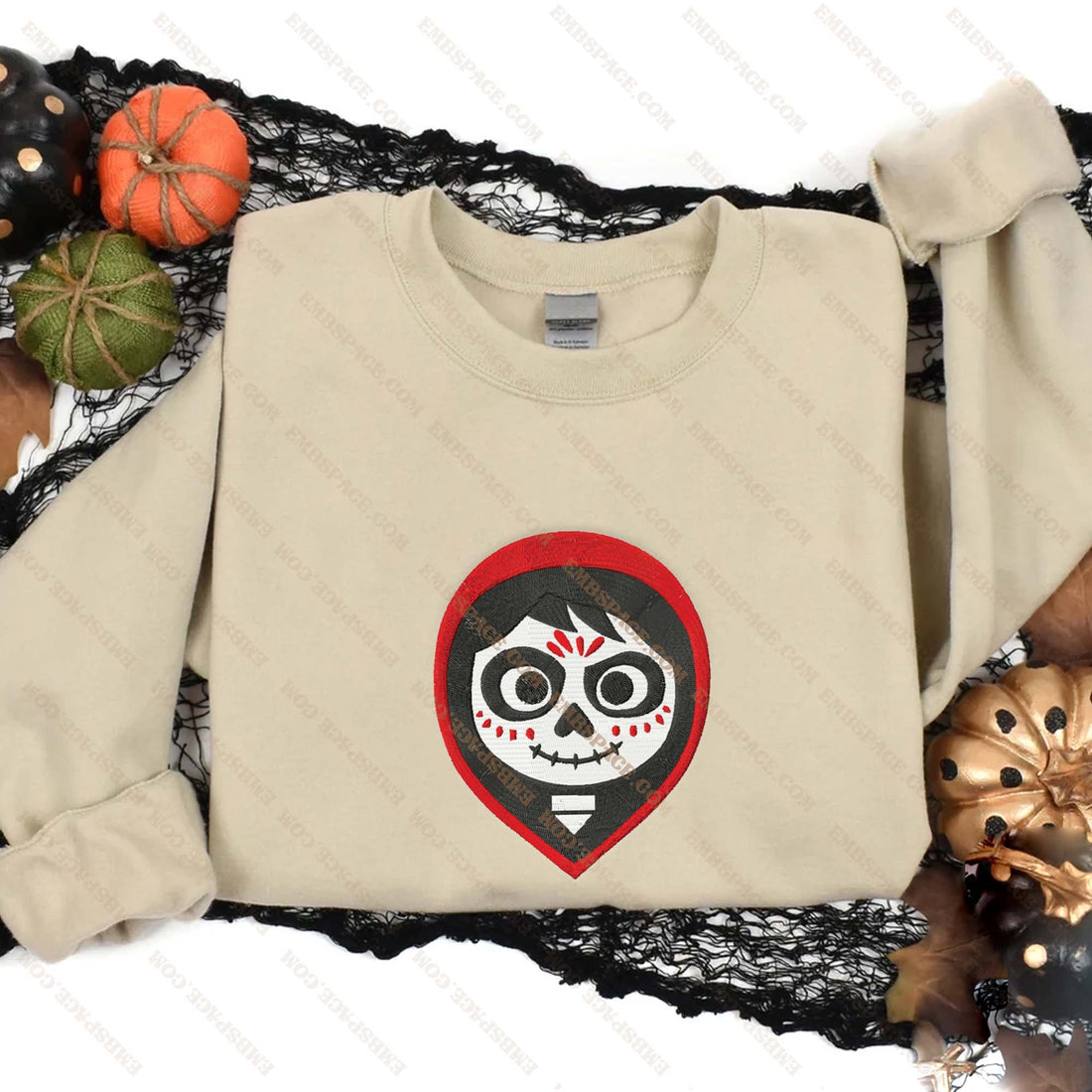 Red Cartoon Character Halloween Embroidery Sweatshirt, Halloween Embroidery Sweatshirt HLW_M2082