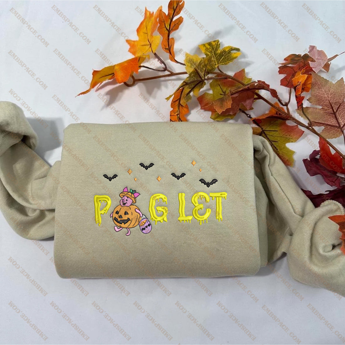 Cute Pig Hug Pumpkin Halloween Embroidered Sweatshirt, Halloween Embroidery Sweatshirt HLW_M1538