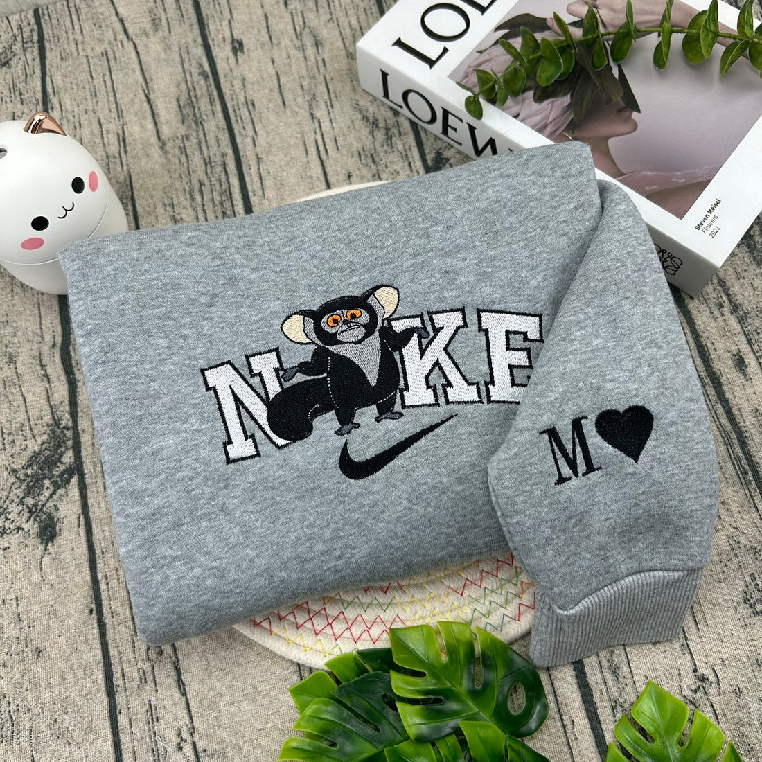 Ring-tailed Lemur Sweatshirt, Cartoon Embroidery Sweatshirt CU_N53